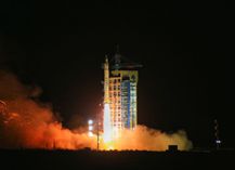 【Xinhua】China launches SJ-10 retrievable space science probe